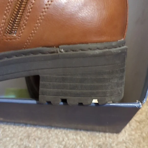 Universal Thread - Picture 6 of 8